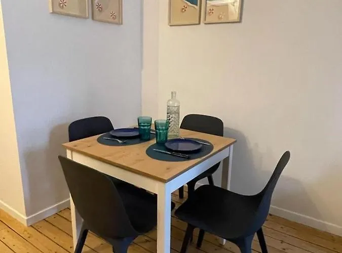 Le « blanc Bleu »-charmant 2 Pieces /3 Min Gare Appartement