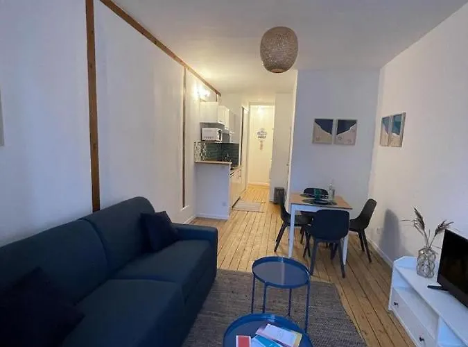 Le « blanc Bleu »-charmant 2 Pieces /3 Min Gare Appartement *