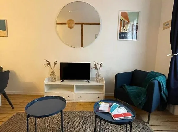 Le « blanc Bleu »-charmant 2 Pieces /3 Min Gare Appartement *