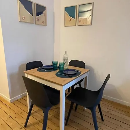 Le « blanc Bleu »-charmant 2 Pieces /3 Min Gare Apartment