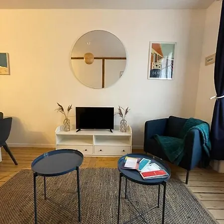 Le « blanc Bleu »-charmant 2 Pieces /3 Min Gare Apartament *